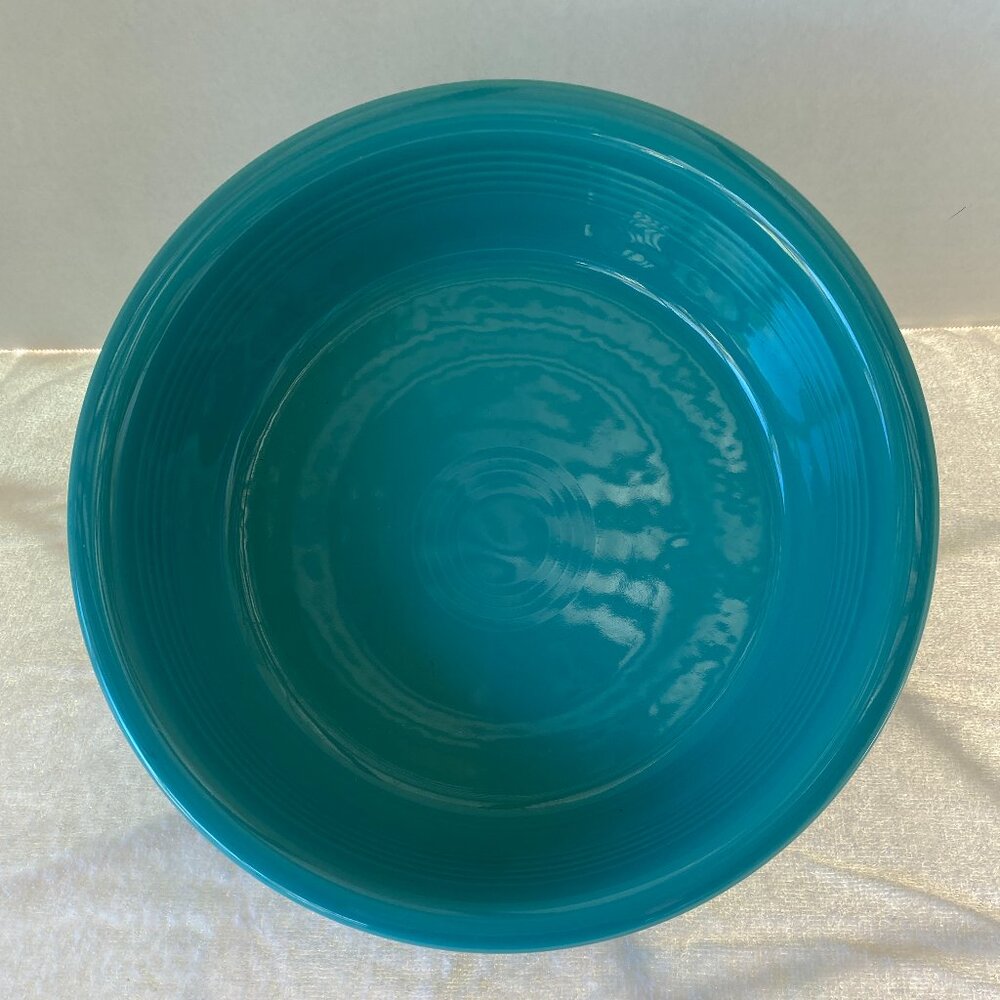 POST 1986 - RETIRED TURQUOISE COLOR FIESTA 2 QUART EXTRA LARGE SERVING BOWL NEW